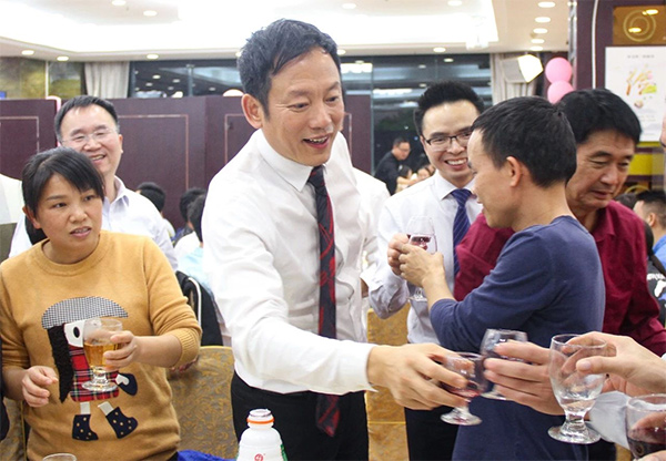 不負(fù)韶華，砥礪奮進(jìn)，共筑青春夢(mèng)，活力常青樹